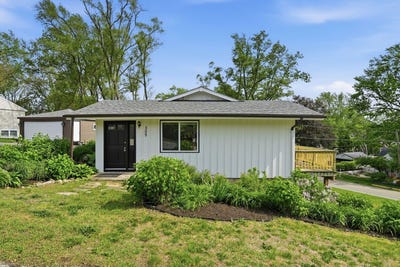 /international/us/3624-eastway-drive-island-lake-il-110108146453/