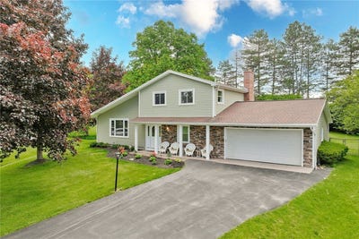 /international/us/27-center-crossing-fairport-ny-110108495038/