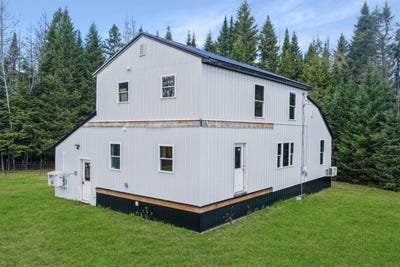 /international/us/2194-van-buren-road-connor-township-me-110108131449/