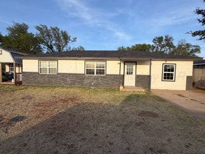 /international/us/802-n-arizona-street-shamrock-tx-110108480575/