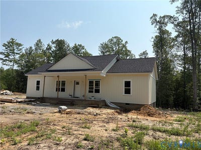 /international/us/14995-lebanon-rd-spring-grove-va-110109704427/