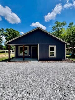 /international/us/406-willow-st-sandersville-ms-110107349405/