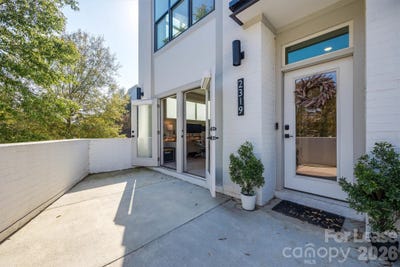 /international/us/2319-wesley-village-road-charlotte-nc-110108195013/