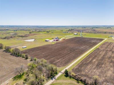 /international/us/1295-county-road-432-taylor-tx-110106430443/