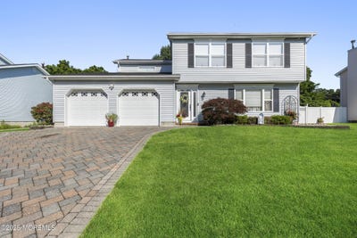 /international/us/10-bronia-street-howell-nj-110101223136/