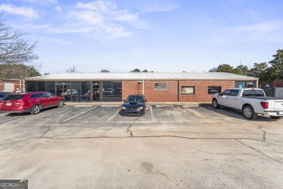 /international/us/2202-commerce-place-mcdonough-ga-110105021191/