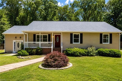/international/us/8253-manor-drive-gloucester-va-110108611983/