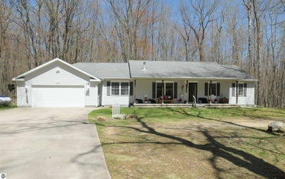 /international/us/2090-deer-court-farwell-mi-110099375310/