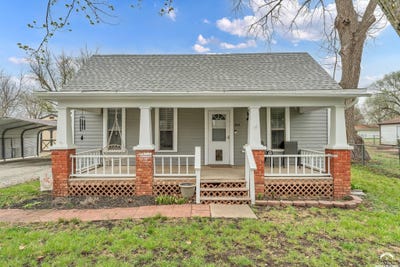 /international/us/213-cedar-street-perry-ks-110107764770/