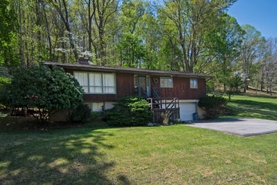 /international/us/618-greenbrier-avenue-hinton-wv-110108913710/