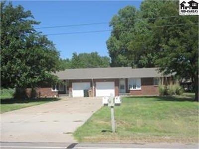 /international/us/806-e-43rd-ave-hutchinson-ks-110100562555/