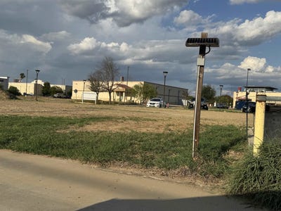 /international/us/7518-mcpherson-rd-laredo-tx-110102468876/