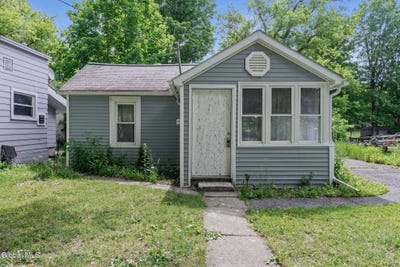 /international/us/28-lake-avenue-nassau-ny-110108548779/