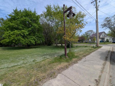 /international/us/210-n-mackinaw-road-au-gres-mi-110108252293/