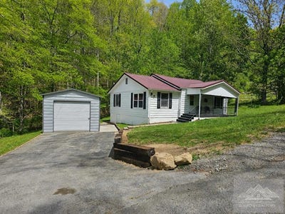 /international/us/469-skating-rink-hollow-road-bluefield-wv-110107310248/
