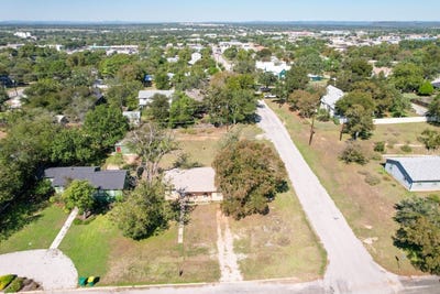 /international/us/616-avenue-d-marble-falls-tx-110120148211/