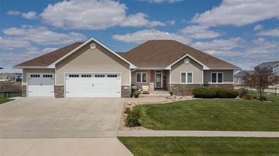 /international/us/4202-wild-horse-drive-cedar-falls-ia-110108450265/
