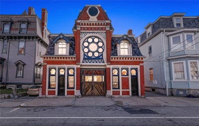 /international/us/159-sutton-street-providence-ri-110107481302/