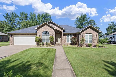 /international/us/russellville-ar-110101073960/