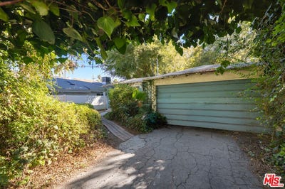 /international/us/4480-colbath-ave-los-angeles-ca-110120110019/
