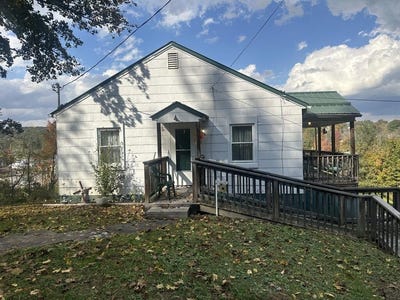 /international/us/230-roosevelt-street-crab-orchard-wv-110120614854/