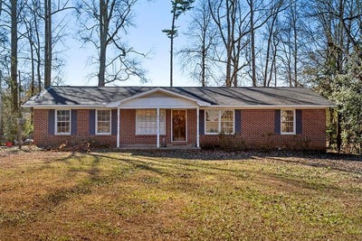 /international/us/121-hitt-st-greenwood-sc-110106123991/