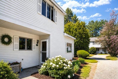/international/us/152-mckeen-street-brunswick-me-110108342874/
