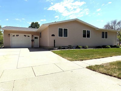 /international/us/732-n-wooster-street-algona-ia-110107963939/