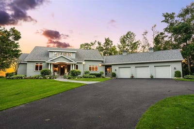 /international/us/731-w-hathaway-harbor-springs-mi-110101937532/