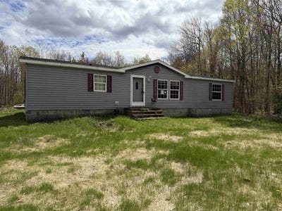 /international/us/4666-county-road-24-russell-ny-110107939613/