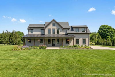 /international/us/2045-willow-drive-east-marion-ny-110106122574/