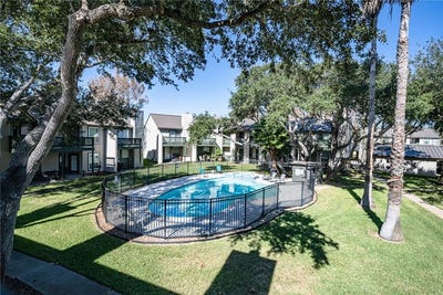/international/us/302-saint-andrews-street-unit-j-101-rockport-tx-110100044700/