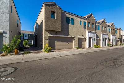 /international/us/2268-w-laurie-lane-phoenix-az-110107380599/