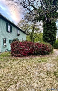 /international/us/12133-winfree-street-chester-va-110107571843/