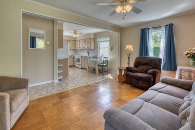 /international/us/31-bayberry-lane-sag-harbor-ny-110099329568/
