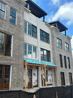/international/us/178-w-main-street-cartersville-ga-110099159336/