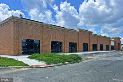 /international/us/4714-mine-road-fredericksburg-va-110106255434/