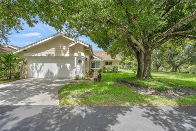 /international/us/4239-carriage-drive-sarasota-fl-110120118797/