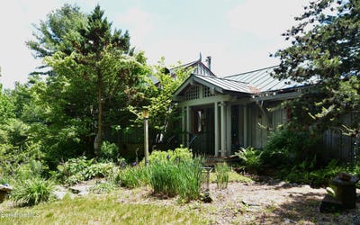 /international/us/445-county-rd-becket-ma-110108743201/