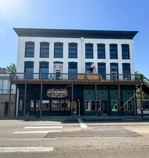 /international/us/237-e-broadway-street-newport-tn-110107150899/