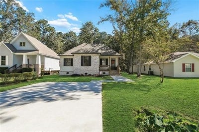 /international/us/60438-coral-street-lacombe-la-110120498935/