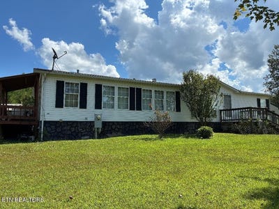 /international/us/141-county-road-623-etowah-tn-110110127276/