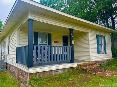 /international/us/105-w-clinton-st-heber-springs-ar-110108224536/