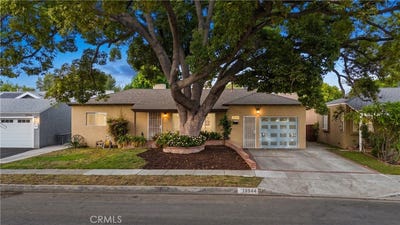 /international/us/13944-brightwell-avenue-paramount-ca-110110336352/
