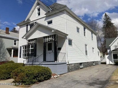/international/us/22-lexington-avenue-gloversville-ny-110105884029/
