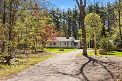 /international/us/93-hadley-rd-merrimac-ma-110107987359/