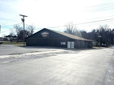 /international/us/120-s-monroe-street-golconda-il-110119763532/