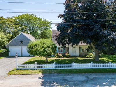 /international/us/7-pinefield-lane-south-dennis-ma-110105730229/