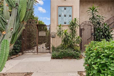 /international/us/12014-kling-street-valley-village-ca-110108440187/