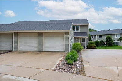 /international/us/1916-greenview-place-sw-rochester-mn-110100334097/